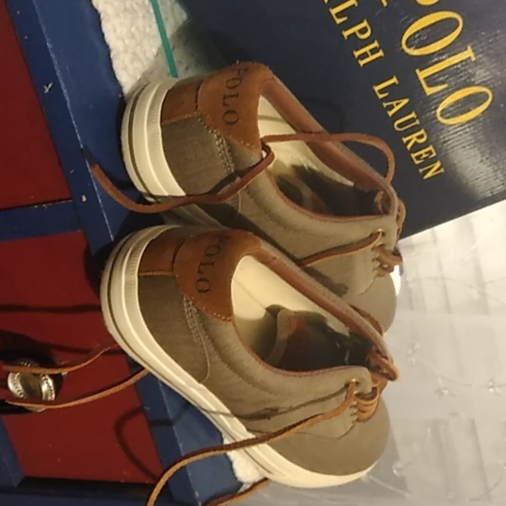 Sneakers - Picture 3 of 3